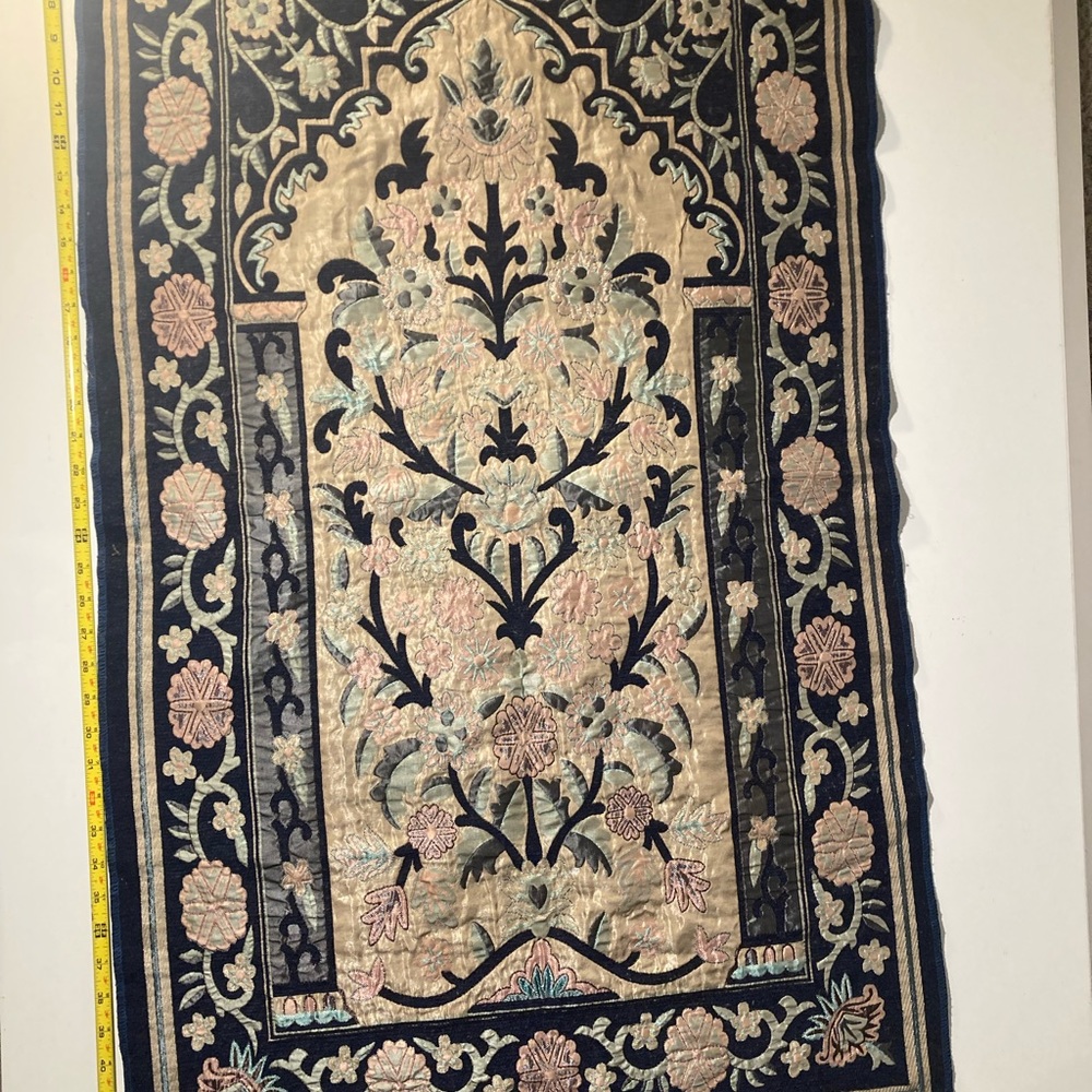 Vintage Prayer Rug - Picture 3 of 11
